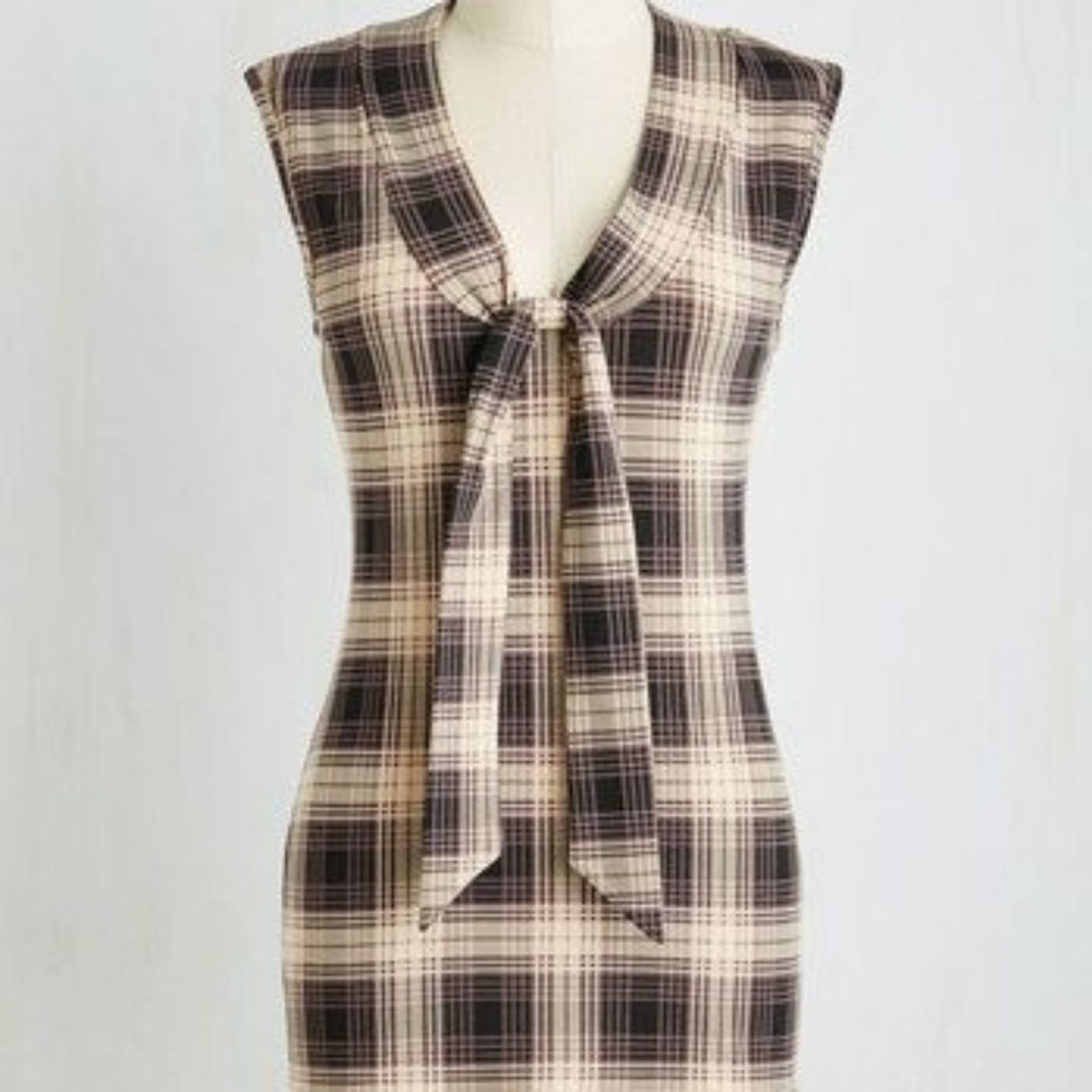 Modcloth Housewarming Your Home Top in Muted Plaid